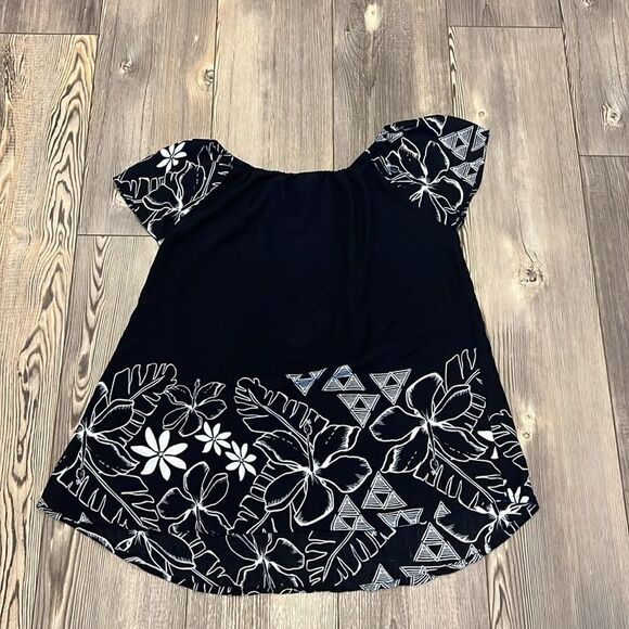 Hula Mama Maternity Black and White Hawaiian Floral - Picture 2 of 7